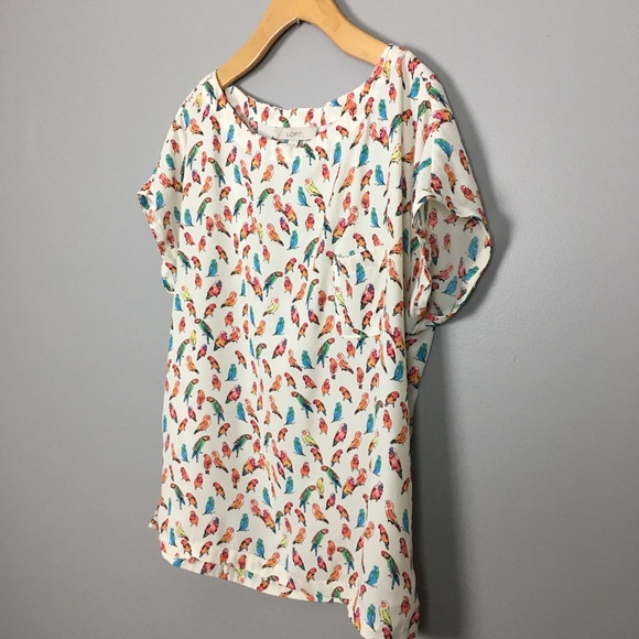 LOFT Tops - Loft Parrot Print Pocket Tee